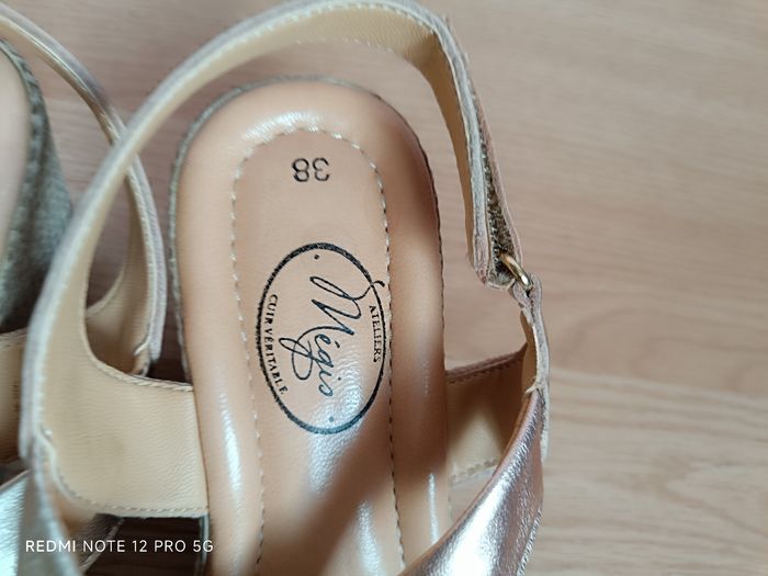 Ballerines cuir ouvertes " Atelier Mégis" p.38 - photo numéro 4