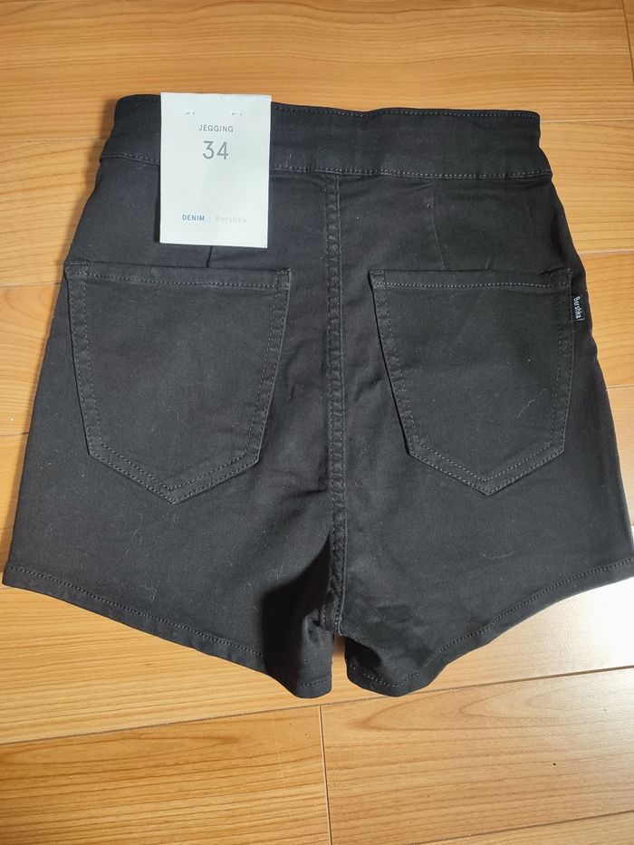 Short XS Bershka neuf - photo numéro 3