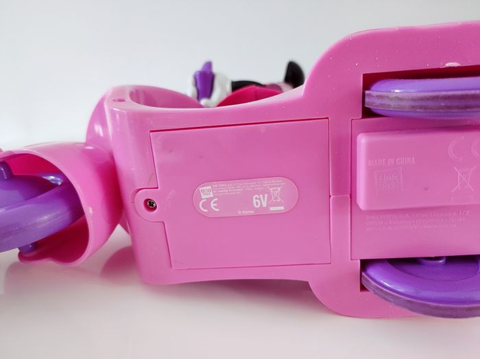 Scooter Minnie télécommandé - photo numéro 3