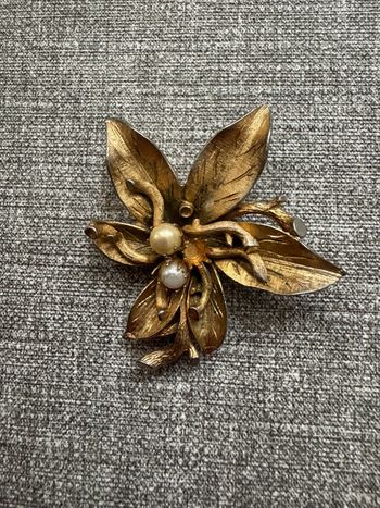 Broche