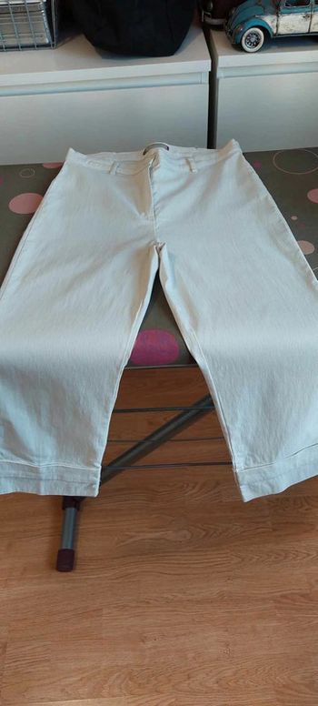 Joli pantacourt femme blanc 40 à revers Ici et Maintenant très bon état