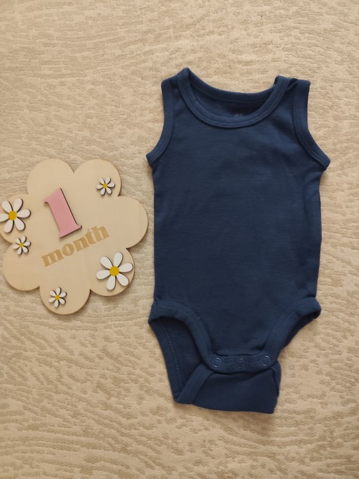 Lot 5 bodies sans manches jamais utilisés - photo numéro 2