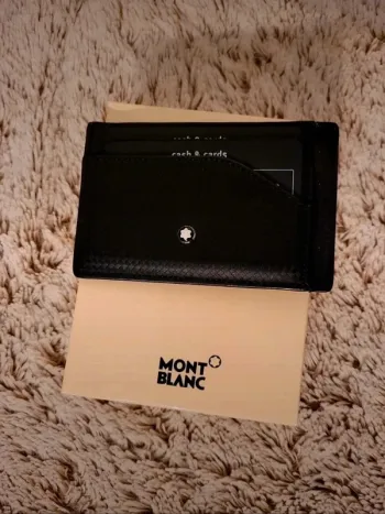 Porte-cartes 3cc zippé Montblanc Extreme 2.0
Cuir noir