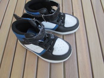 lot 2 paires de chaussures P 21