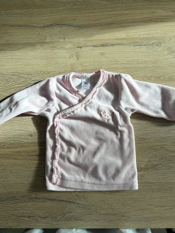 T-shirt caché coeur rose pale