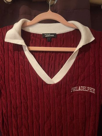 Robe bordeaux style « American College »