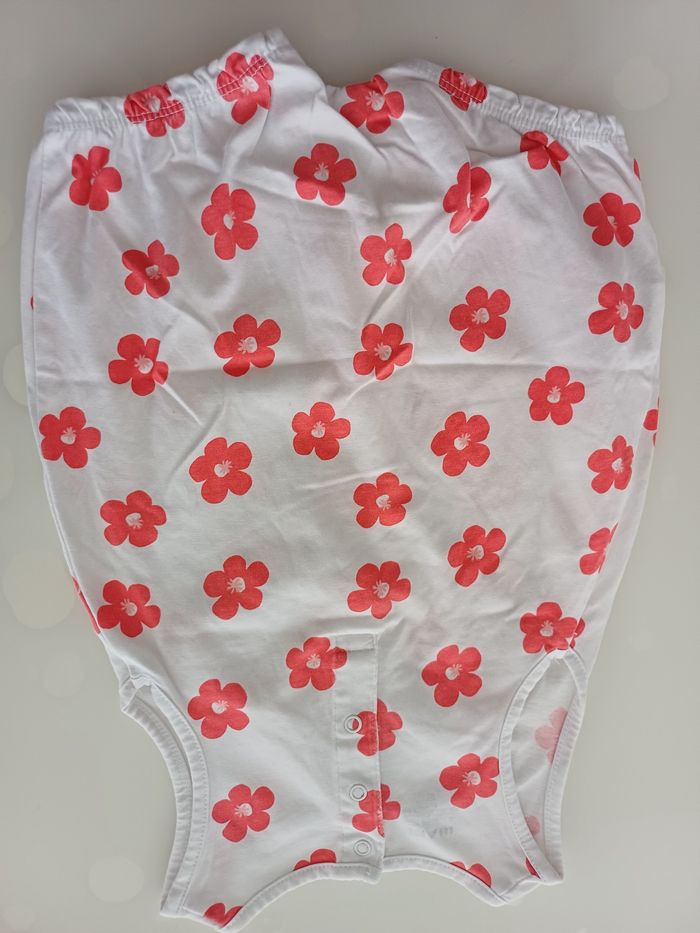 Combishort neuve taille 9 mois - photo numéro 6