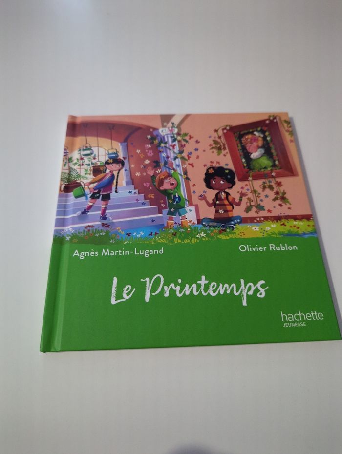 Le printemps Éditions Hachette Jeunesse