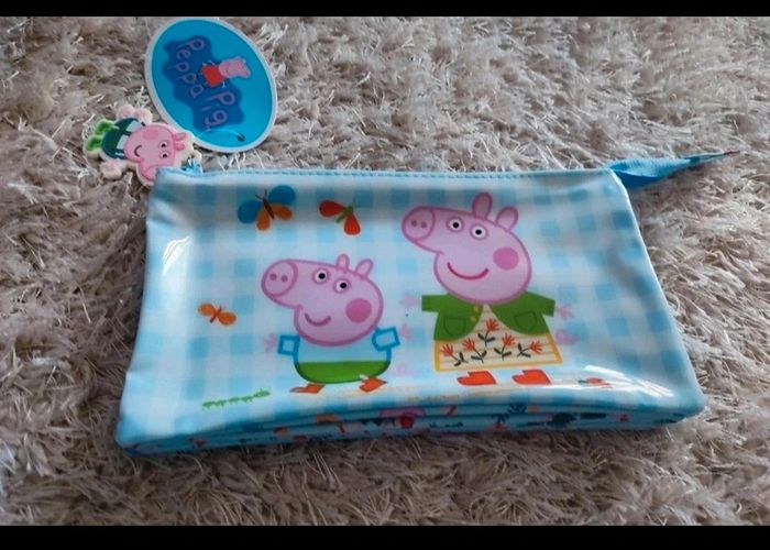 Trousse Peppa Pig💫  avec 3 compartiments zippés séparés - photo numéro 3