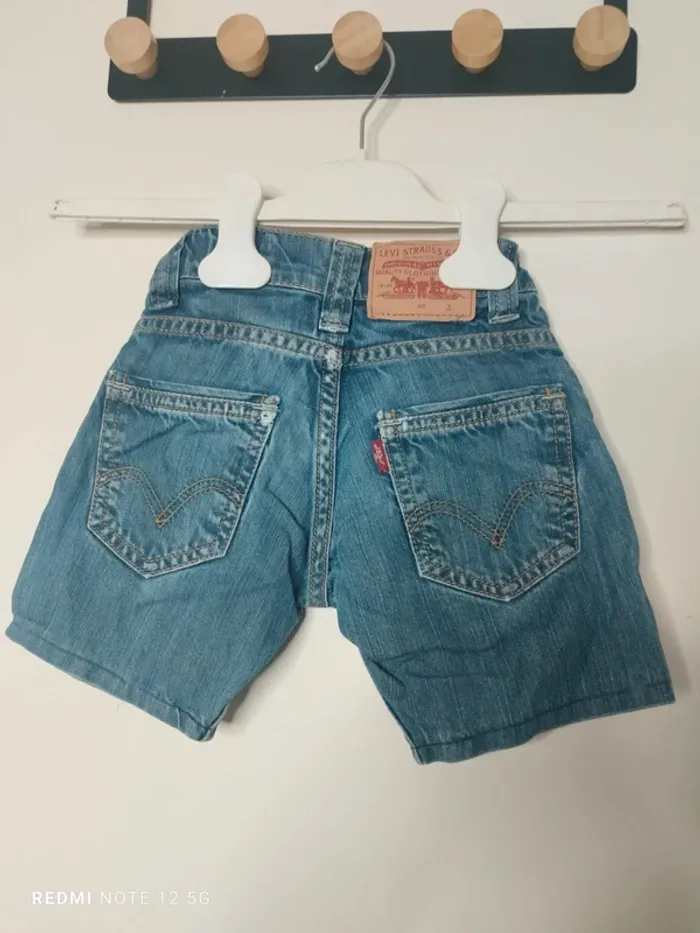 Short en jean Levi's taille 3 ans - photo numéro 2