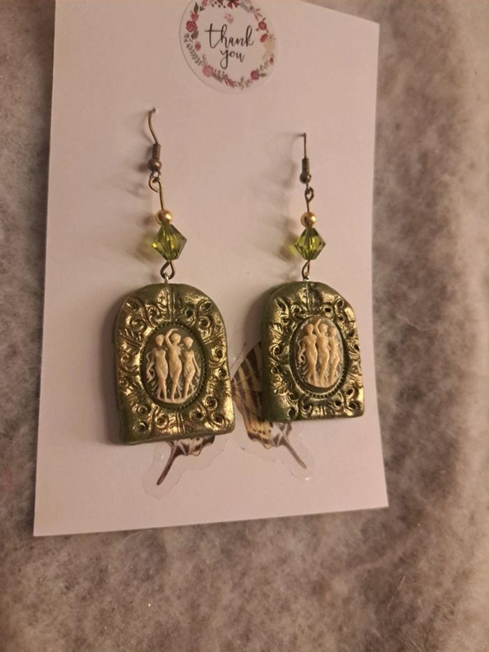 Boucles d'oreilles pendante pâte polymere avec camé - photo numéro 10