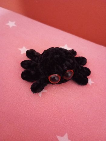 Halloween : petite araignée au crochet.