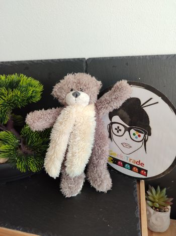 doudou peluche ours marron beige crème écharpe oscar fourrure J-line Taupe 2699