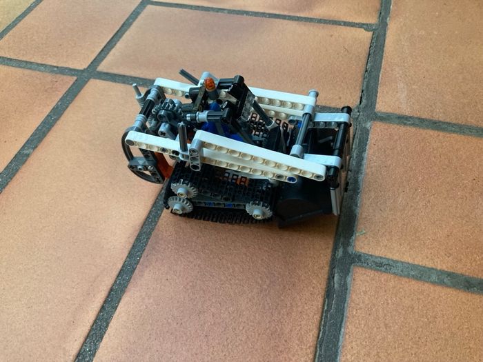 Modèle lego 42032 - photo numéro 1