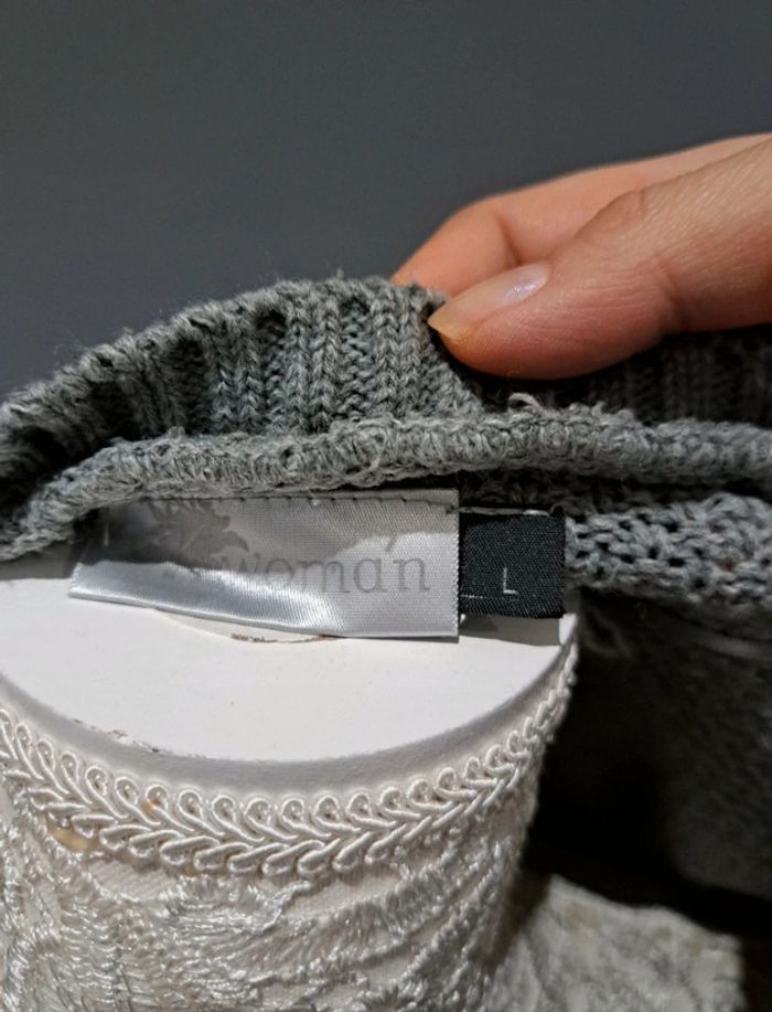 Pull gris et petits nœuds derrière taille L kiabi - photo numéro 4