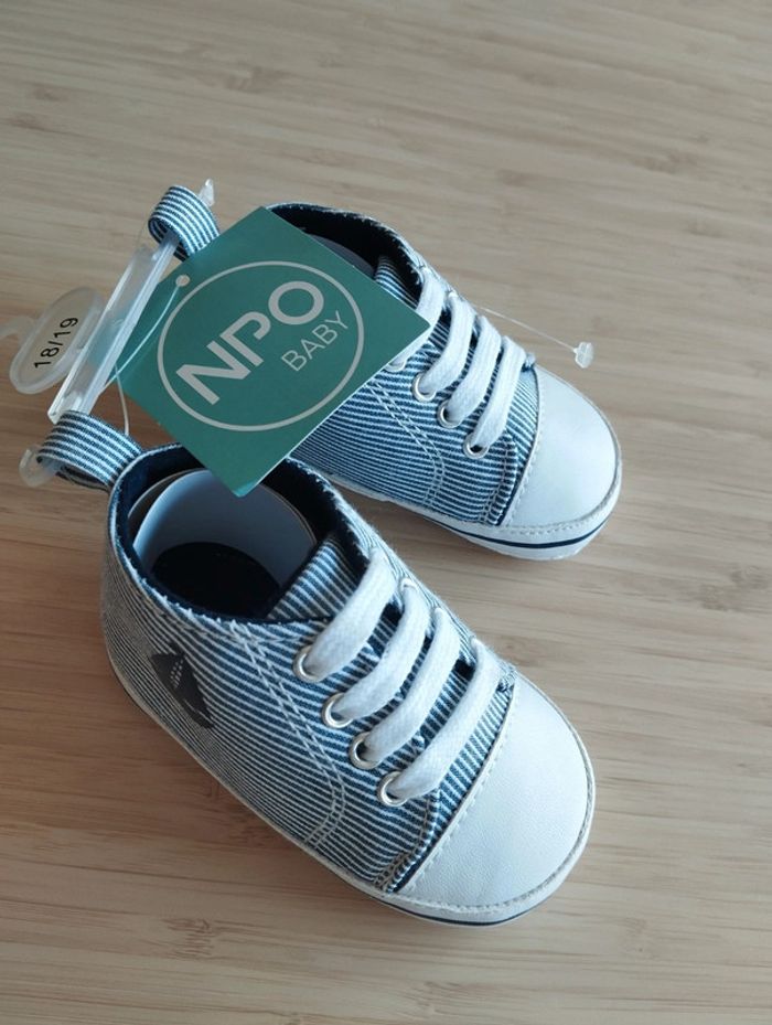 chaussures neuves avec étiquettes pointure 18/19 - photo numéro 3