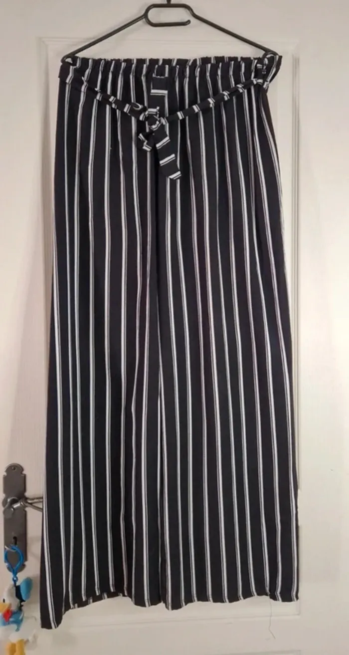 Pantalon fluide léger noir rayures blanches - photo numéro 2