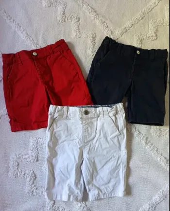 Lot 3 shorts bermudas 98cm