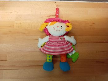 Jouet d'éveil poupée 