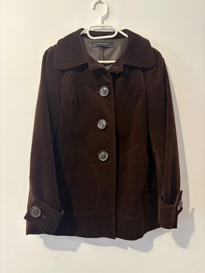 Manteau Zara en velours côtelés marron chocolat. Taille M