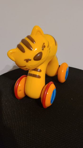 Le chat appuie et s'en va Manhattan Toy