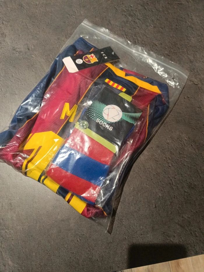 Tenue football Léo Messi FC Barcelone t.30 - photo numéro 5