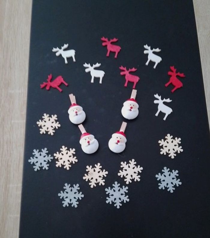 2 lots décorations rennes, flocons et marques places père Noël ( vente en 1 seul lot voir annonce) - photo numéro 2