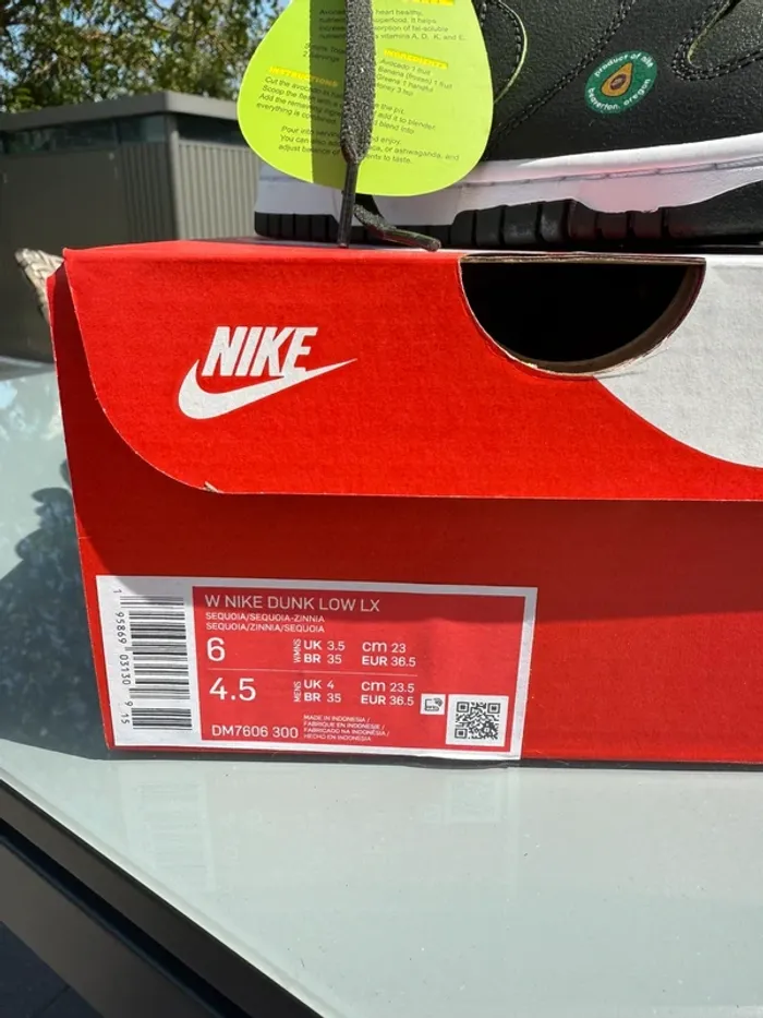 Nike Dunk Low Avocado avec un sac filet - photo numéro 3