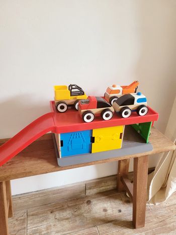 Garage + 4 véhicules Ikea