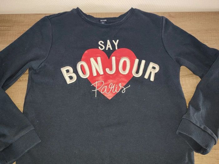 Pull / sweat Kiabi fille 10 ans " Say bonjour " - photo numéro 2