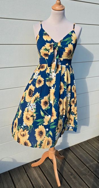 Robe fleurie tournesols Taille S Neuve