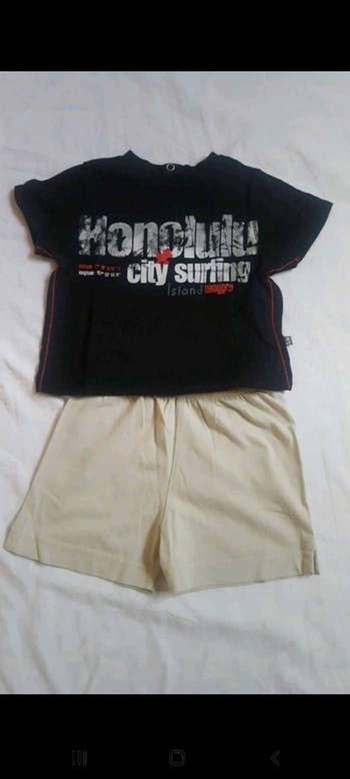 Bel ensemble short et t-shirt noir 3 mois