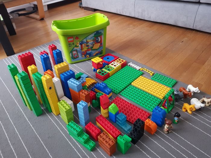 Grande boîte de Lego Duplo - photo numéro 4
