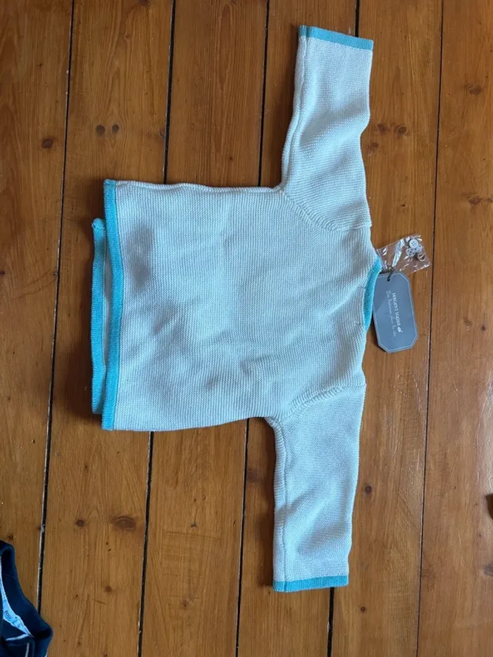 Gilet neuf 6 mois - photo numéro 3