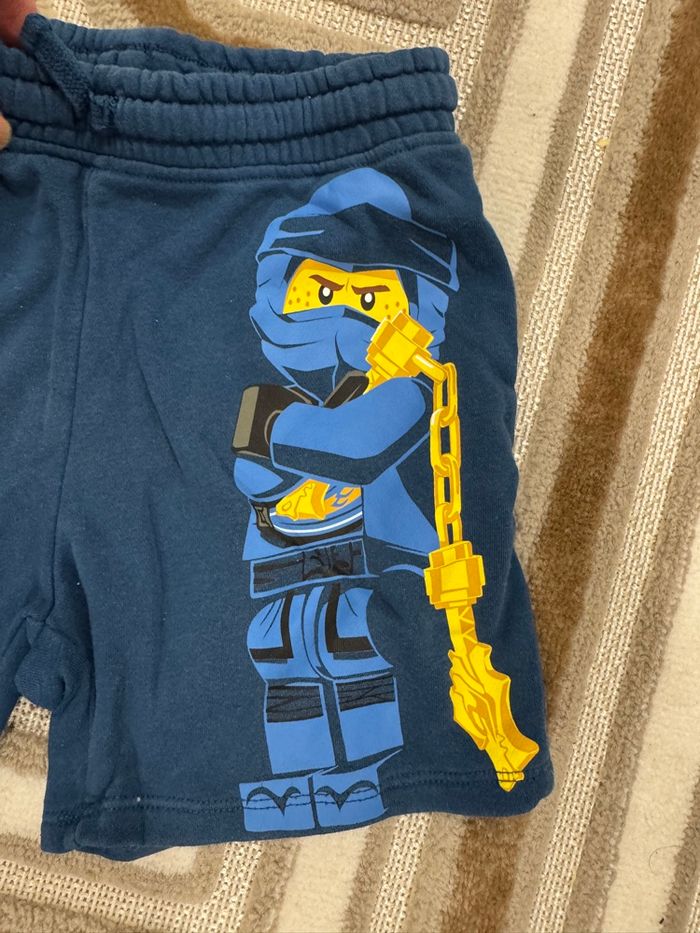 Short Lego Ninjago bleu H&M T.6-7 ans très bon état (lot de 2 disponible - photo numéro 3