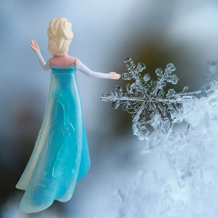 Figurine "Elsa, la reine des neiges" de Disney 👑 - photo numéro 3