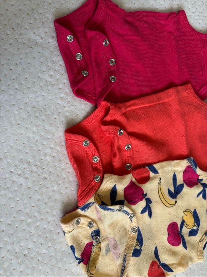 Bodies 1 mois - photo numéro 3