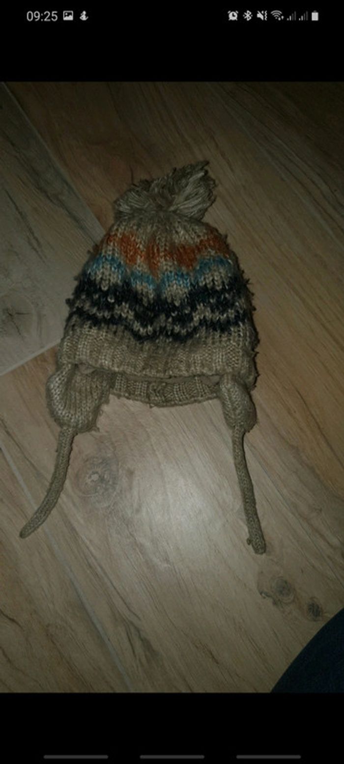 Bonnet Okaidi environ 12 mois