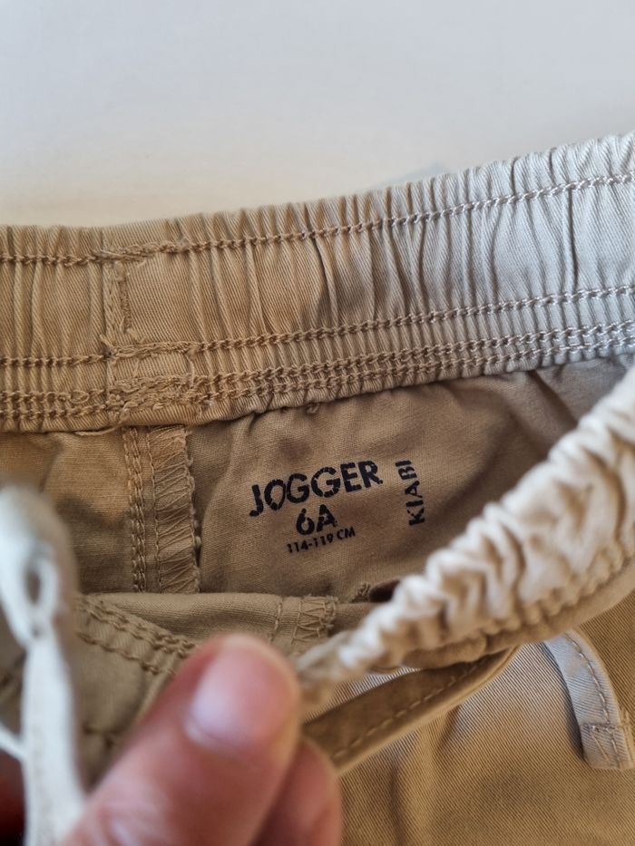 Deux pantalons neufs sans étiquette - photo numéro 4