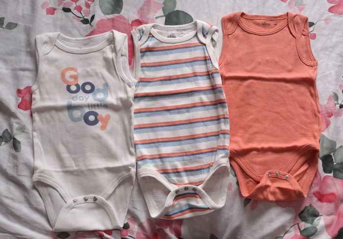 Lot 3 bodies sans manches