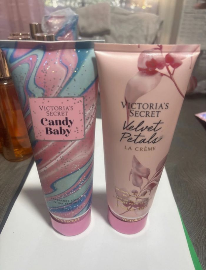 Ensemble de 2 crèmes Victoria ´s secret Candy Baby et Velnet Petals - photo numéro 4