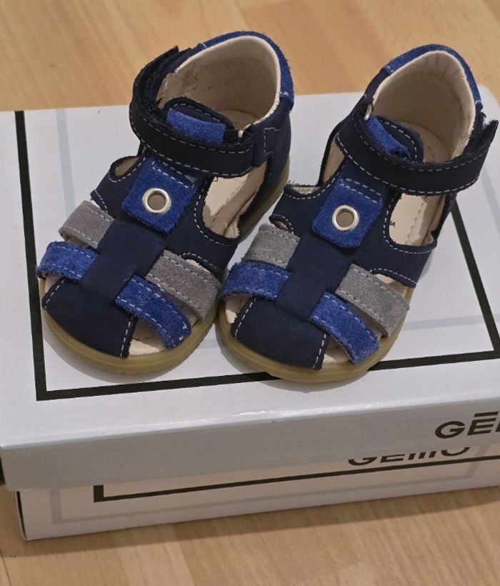 NEUVES non portées 🏷🥰🤩💙 sandales cuir pointure 18 garçon 💙🤩