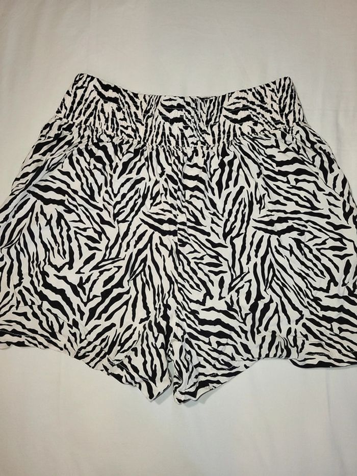 Short zébré fluide ! - photo numéro 2