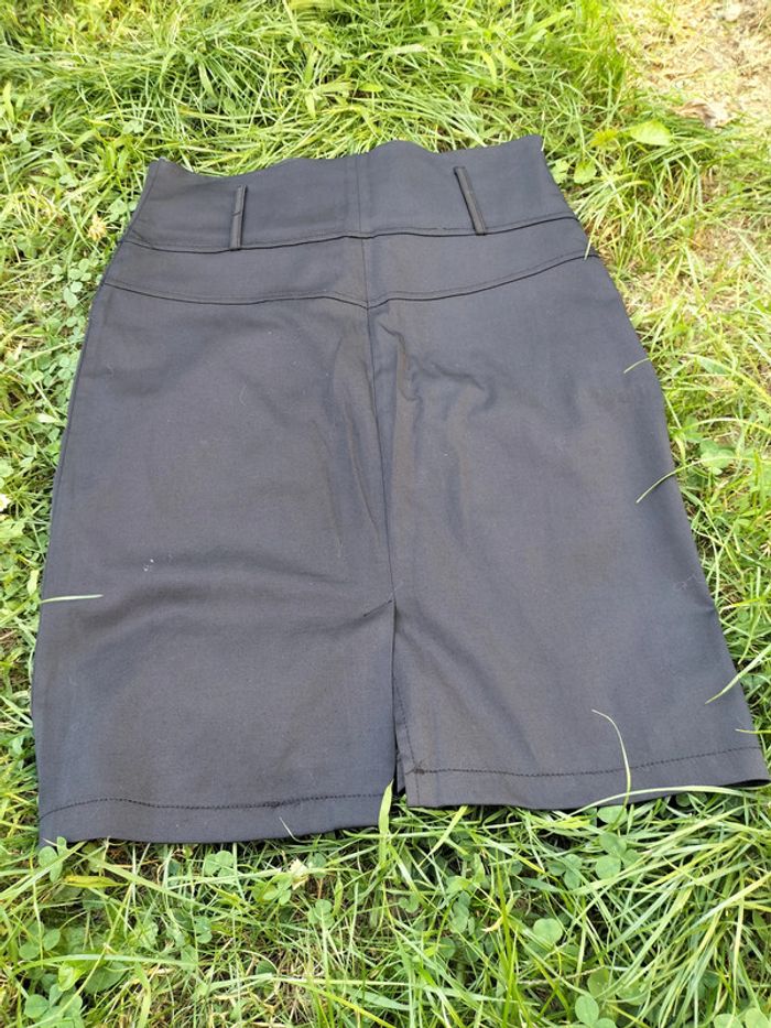 Jupe dessous genoux