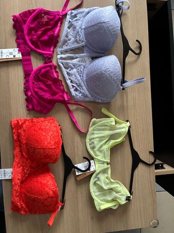 Lot de 4soutiens-gorge UNDIZ  90C