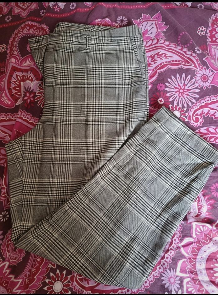 Pantalon rayée carreaux gris violeta parfait état tartan noir et blanc