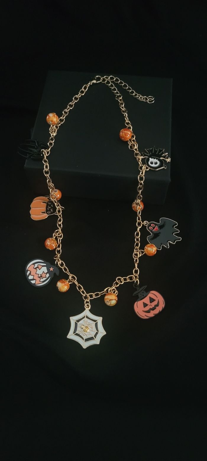Collier halloween - photo numéro 2