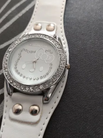 Montre fille Hello Kitty neuve