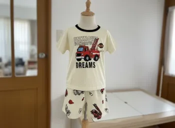 Ensemble t-shirt et short pompier SHEIN – neuf – 18/24 mois