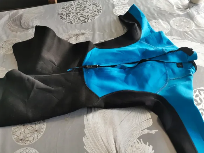 Combinaison neoprene 10 ans - photo numéro 2
